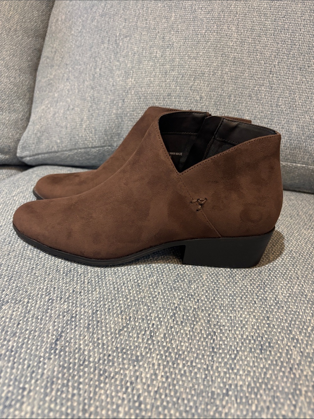NWT Aerosoles Cayu booties! Women’s 9